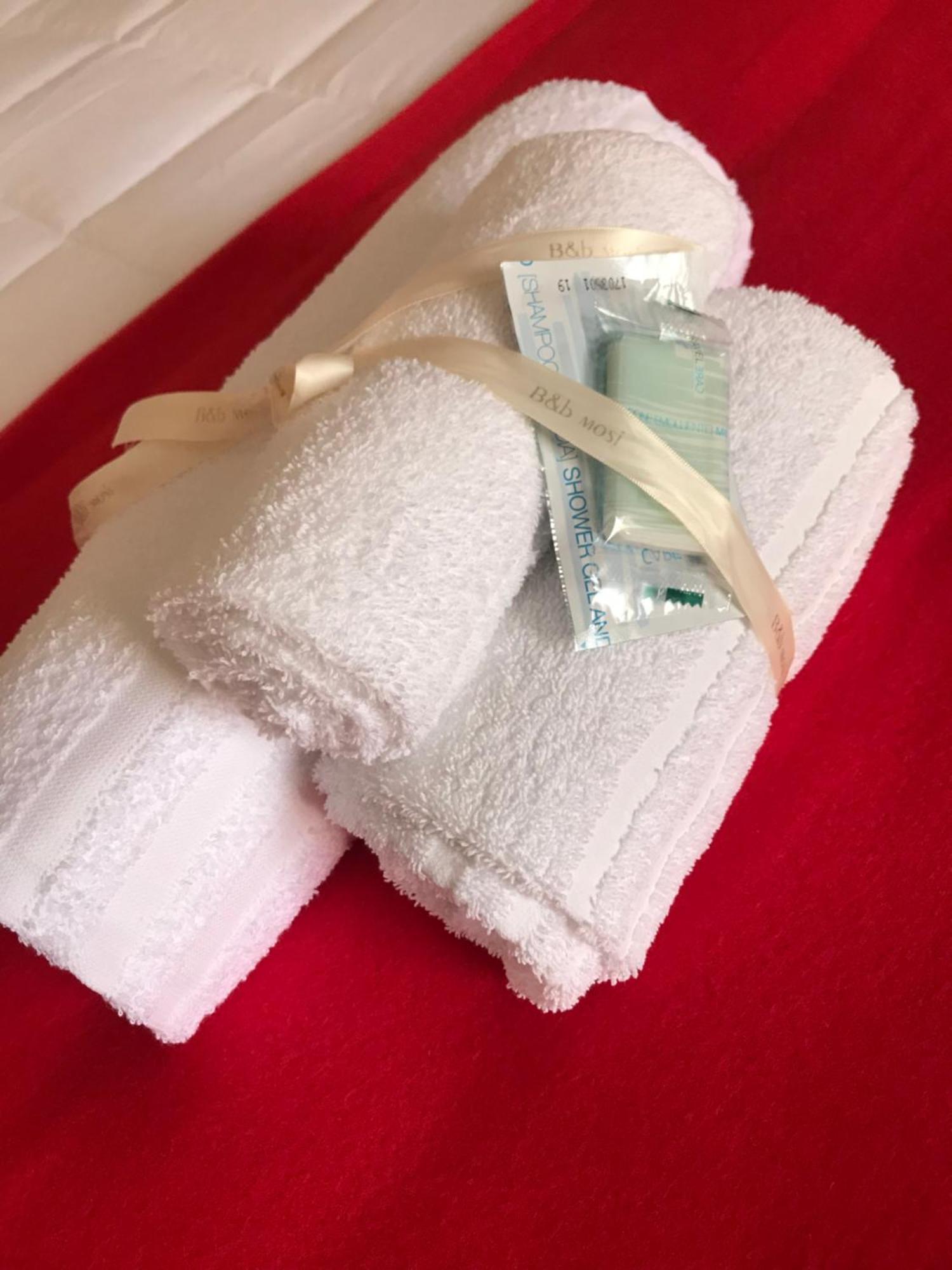 B&B Mo•Si Massa d'Albe 外观 照片