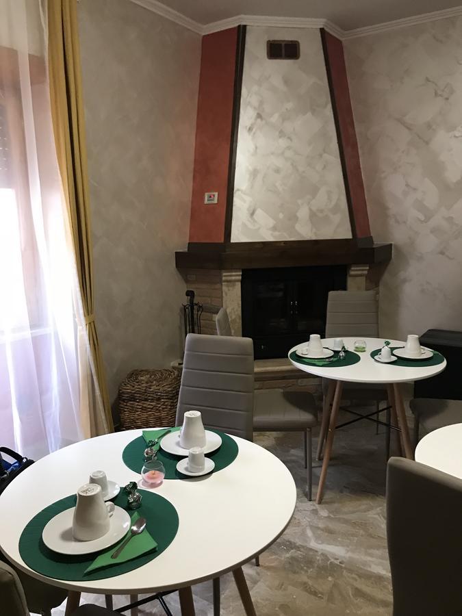 B&B Mo•Si Massa d'Albe 外观 照片