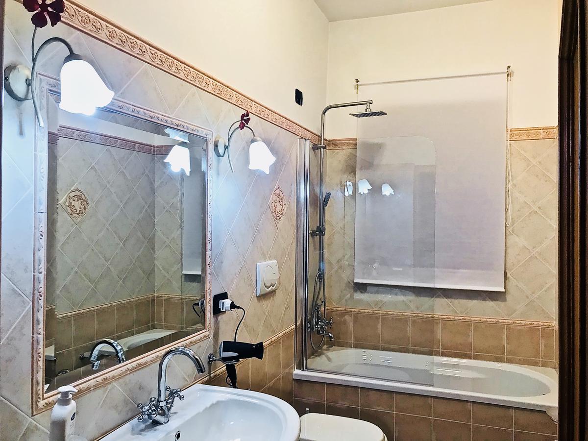 B&B Mo•Si Massa d'Albe 外观 照片