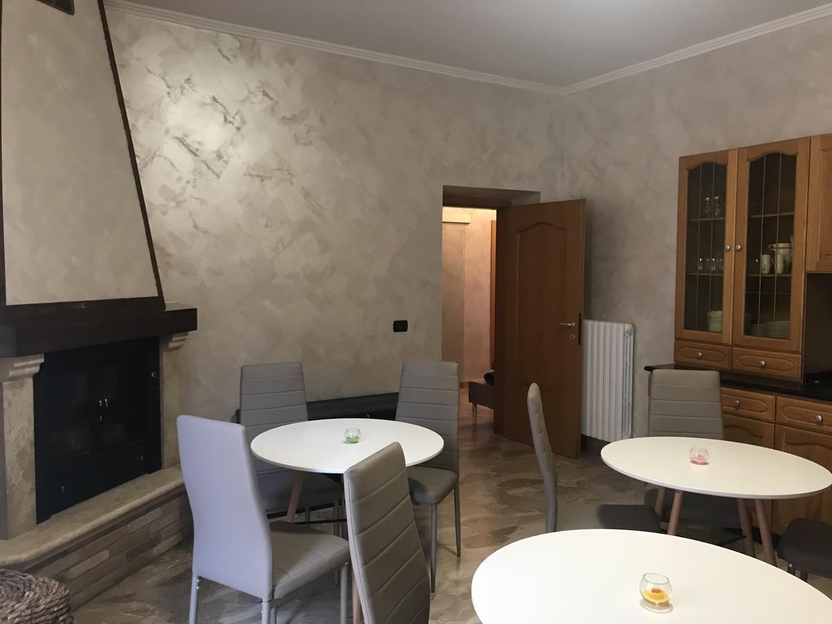 B&B Mo•Si Massa d'Albe 外观 照片